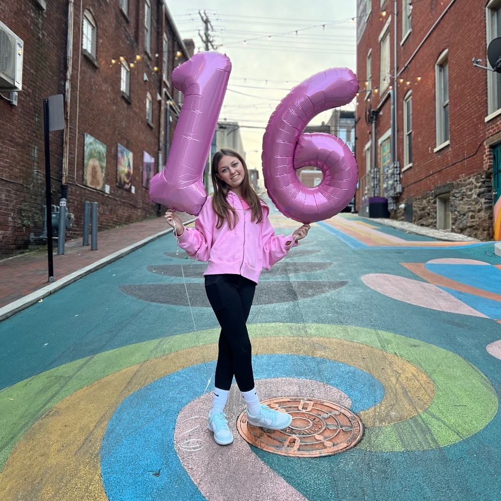 Meet your Posher, Ava